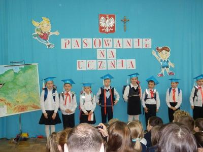 Pasowanie kl. I SP 07.JPG