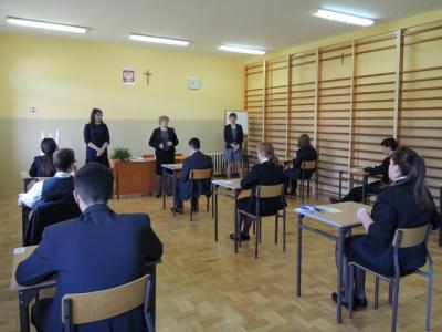 Egzamin gimnazjalny 2015_06 (Kopiowanie).JPG