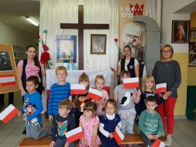 Spiewanie hymnu2 .jpg